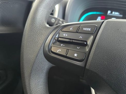 Used 2025 Hyundai Venue SE FWD image 20