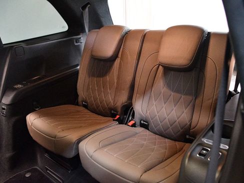 Used 2025 Mercedes-Benz GLS 63 AMG 4MATIC image 40