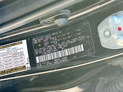 Used 2020 Toyota 4Runner SR5 image 39