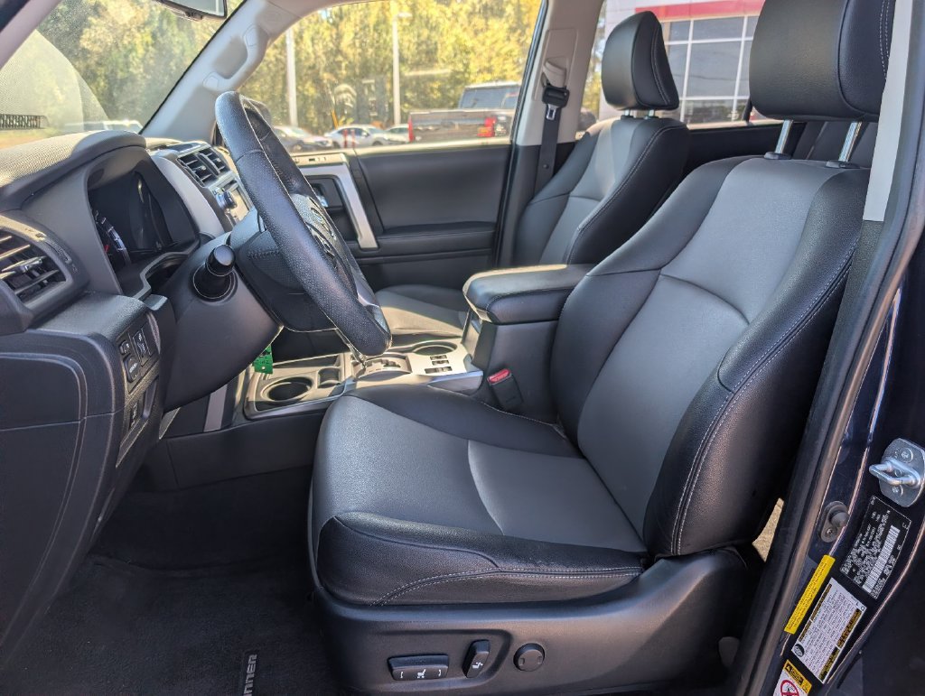 Used 2018 Toyota 4Runner SR5 Premium RWD image 12