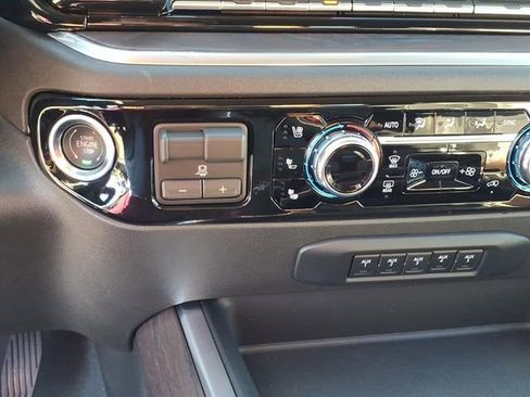 New 2026 GMC Sierra 3500 SLT w/ SLT Premium Package image 12