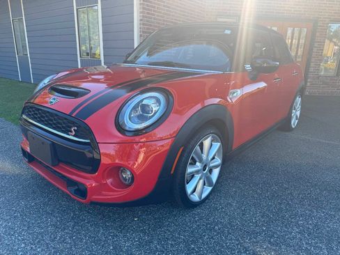 Used 2020 MINI Cooper S FWD image 3