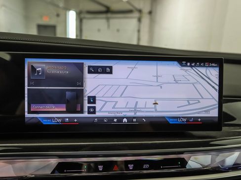 New 2026 BMW i7 xDrive60 w/ Premium Package AWD/4WD image 15