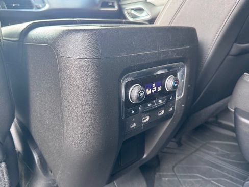 Used 2023 Chevrolet Suburban High Country AWD/4WD image 28