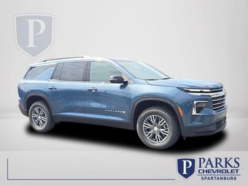 New 2026 Chevrolet Traverse LT w/ Driver Confidence Package FWD image 1