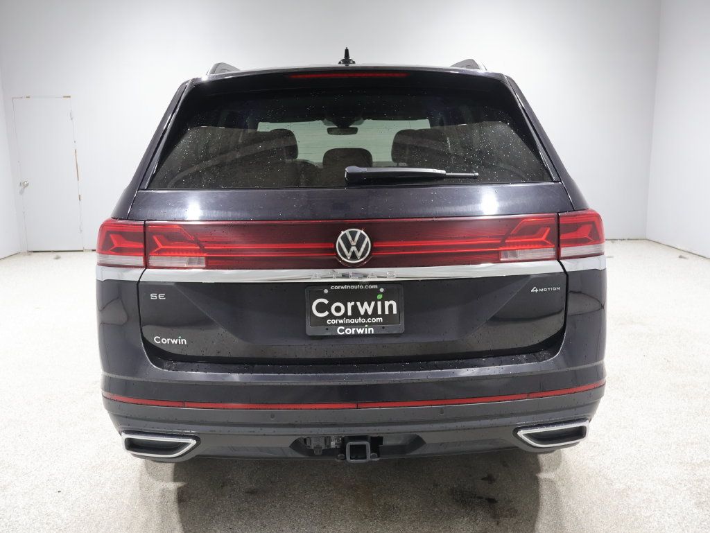 Used 2025 Volkswagen Atlas SE AWD/4WD image 3