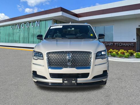 Certified 2024 Lincoln Navigator L Reserve image 10