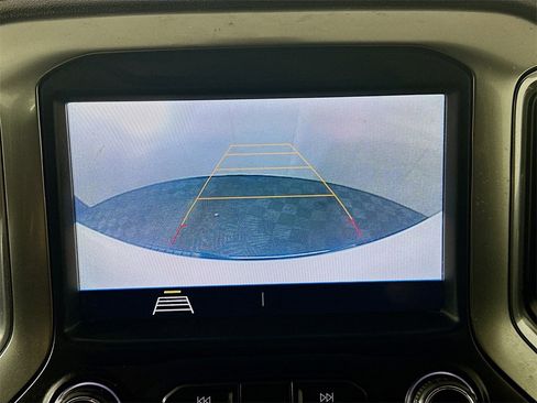 Used 2020 Chevrolet Silverado 1500 LT image 19