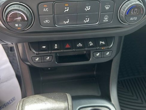 Used 2019 Chevrolet Colorado Z71 AWD/4WD image 15