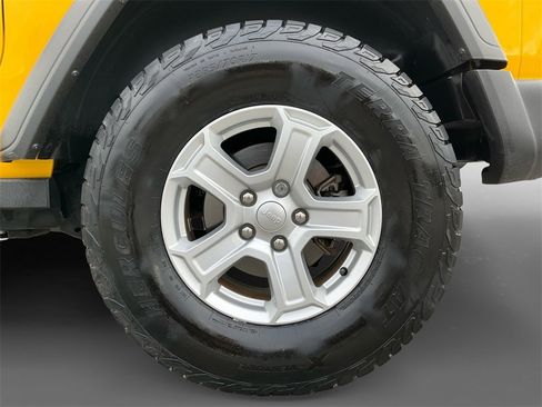 Used 2020 Jeep Wrangler Sport image 8