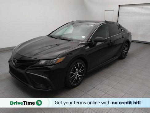 Used 2023 Toyota Camry SE FWD image 1