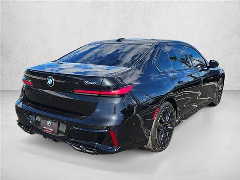 Used 2025 BMW 760i xDrive 760i xDrive image 2