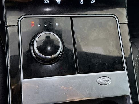 Used 2018 Land Rover Range Rover Velar R-Dynamic SE image 20