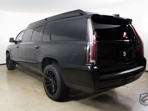 Used 2018 Cadillac Escalade ESV Platinum AWD/4WD image 1