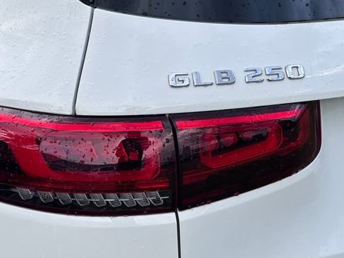 Used 2020 Mercedes-Benz GLB 250 4MATIC image 10