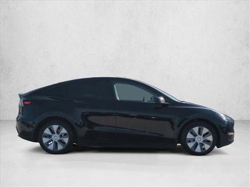 Used 2023 Tesla Model Y Long Range image 4