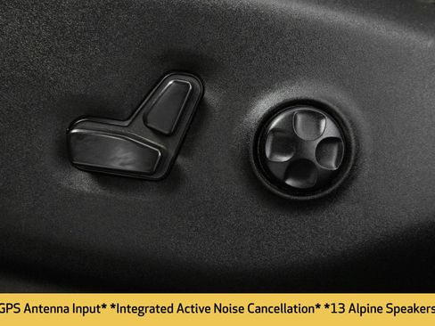 Used 2022 Chrysler Pacifica Touring-L w/ Uconnect Theater Family Group FWD image 9