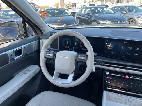 Used 2025 Hyundai Santa Fe SEL image 39