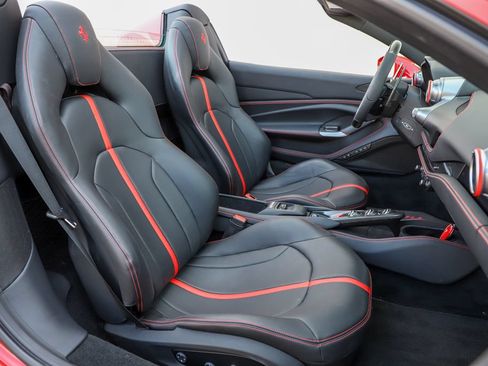 Certified 2022 Ferrari F8 Tributo RWD image 34