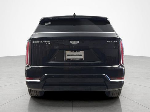 Used 2025 Cadillac Escalade IQ Luxury 2 AWD/4WD image 4