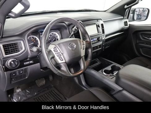 Used 2019 Nissan Titan SV w/ SV Convenience Package RWD image 24