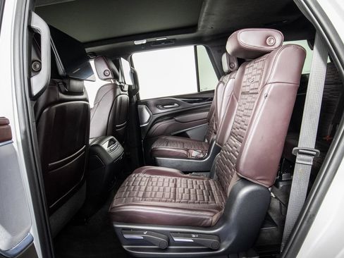 Used 2023 Cadillac Escalade V w/ LPO, ONYX Package image 13