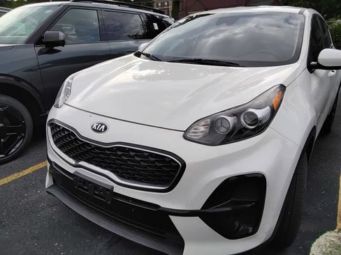 Used 2020 Kia Sportage LX FWD image 3