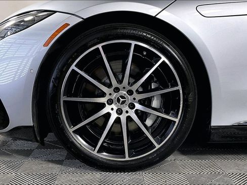 Used 2022 Mercedes-Benz EQS 580 4MATIC Sedan image 8