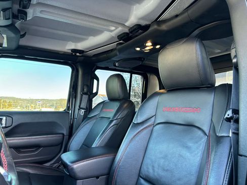 Used 2022 Jeep Gladiator Rubicon w/ LED Lighting Group image 12