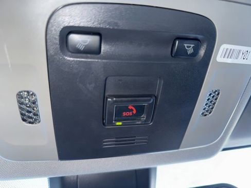 Used 2023 Toyota Camry SE image 16