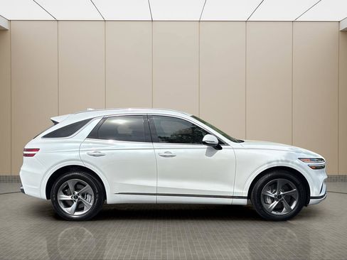 Certified 2026 Genesis GV70 2.5T AWD/4WD image 6