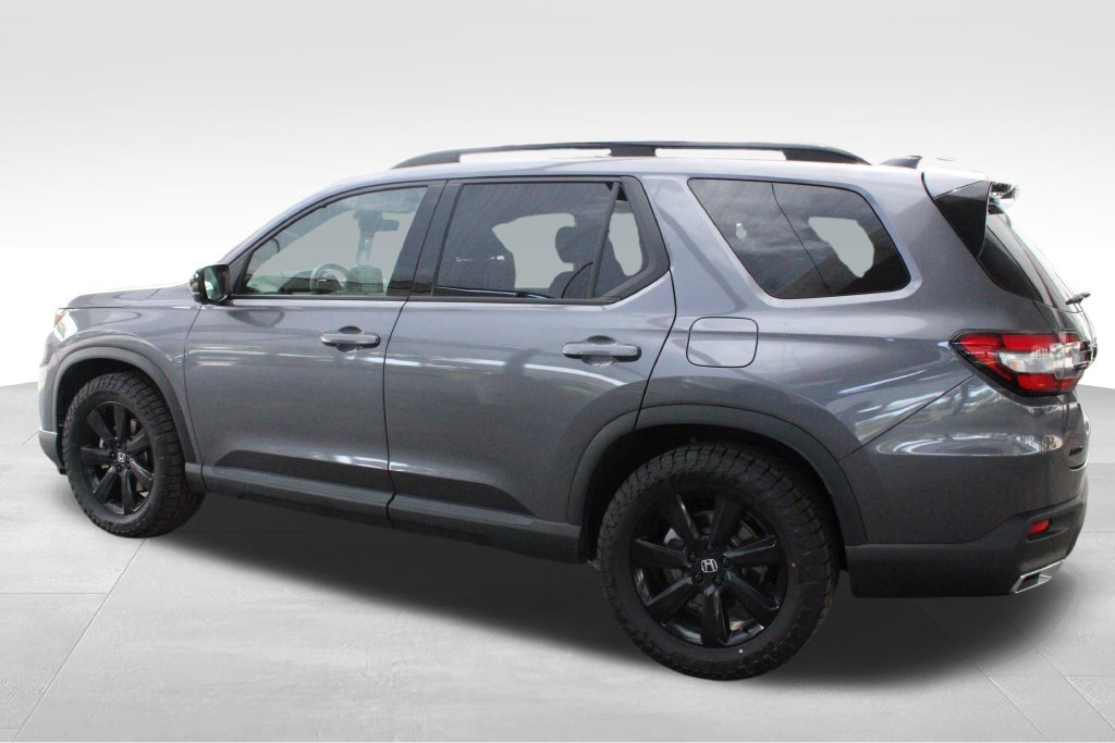 Used 2025 Honda Pilot Black Edition image 14