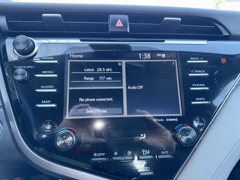 Certified 2020 Toyota Camry XLE image 11