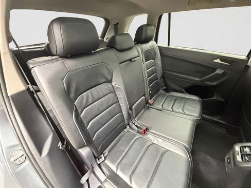 Used 2019 Volkswagen Tiguan SEL Premium w/ 3rd Row Seat Package AWD/4WD image 19