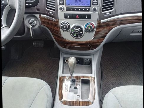 Used 2011 Hyundai Santa Fe GLS image 13