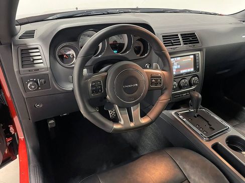 Used 2014 Dodge Challenger SXT image 76