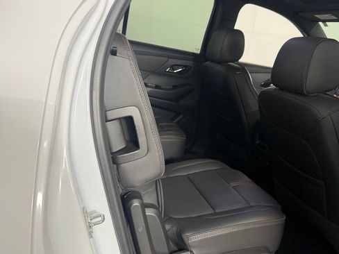 Used 2023 Chevrolet Traverse RS AWD/4WD image 28