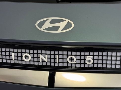 Used 2026 Hyundai Ioniq 5 Limited image 12