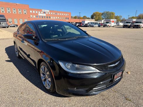 Used 2015 Chrysler 200 S w/ Navigation & Sound Group I image 7