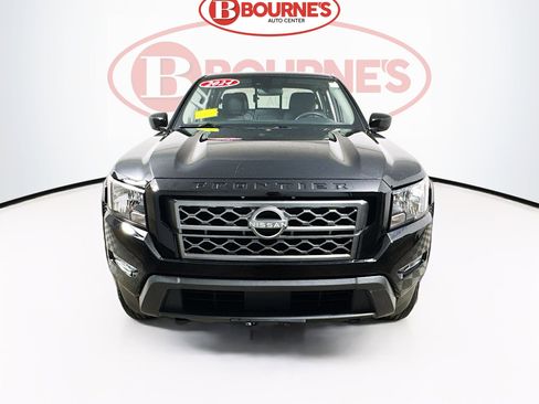 Used 2024 Nissan Frontier SV image 5