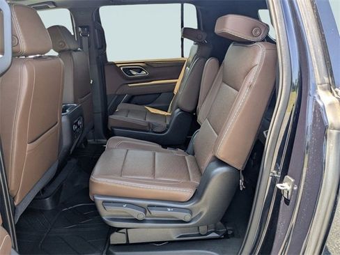 Used 2021 Chevrolet Suburban High Country w/ Premium Package image 13