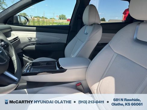 Used 2025 Hyundai Tucson Limited AWD/4WD image 4