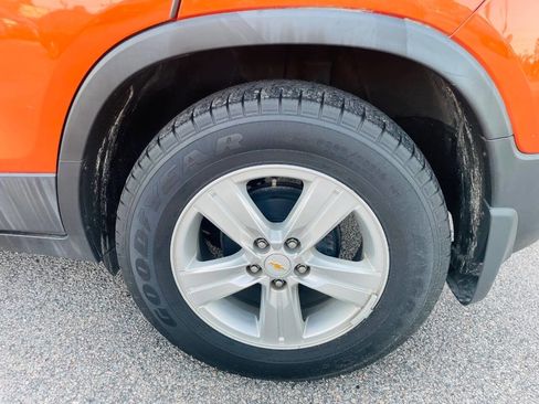 Used 2015 Chevrolet Trax LT w/ LT Sun and Sound Package image 6