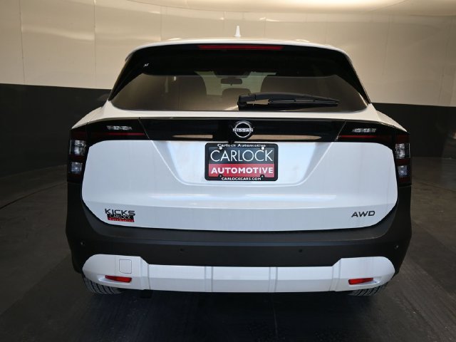 Used 2025 Nissan Kicks SV AWD/4WD image 12