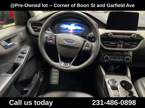 Used 2022 Ford Escape SEL w/ Technology Package AWD/4WD image 17