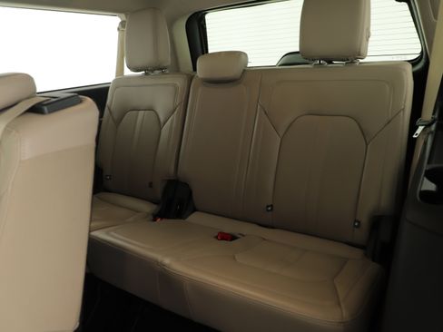 Used 2024 Ford Expedition Max Limited image 11