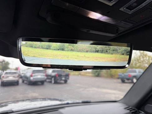 Used 2022 Land Rover Defender 90 X-Dynamic SE image 19