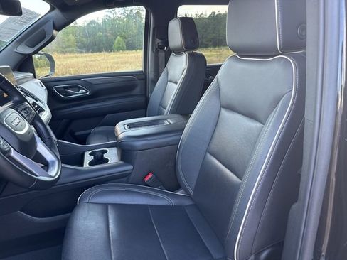 Used 2024 GMC Yukon SLT image 18