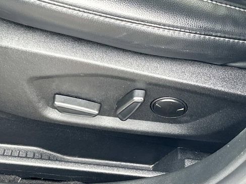 Used 2024 Ford Edge SEL image 16