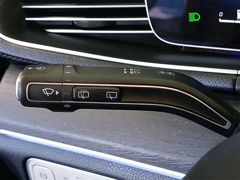 Used 2024 Mercedes-Benz GLS 450 4MATIC image 24